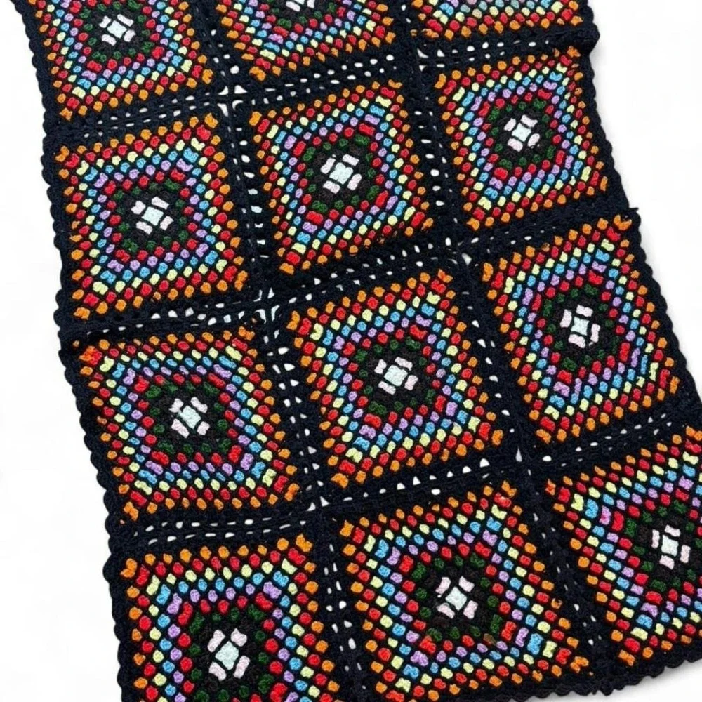 Handmade vintage 1970s crochet granny square Soft and warm throw blanket 54